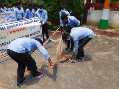 "Swachh Bharat Abhiyan - 2023" organised by Luthfa Private ITI. 6